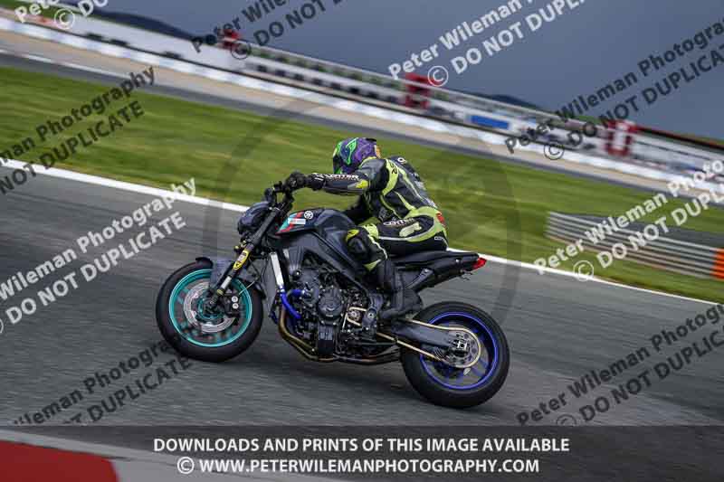 cadwell no limits trackday;cadwell park;cadwell park photographs;cadwell trackday photographs;enduro digital images;event digital images;eventdigitalimages;navarra;no limits trackdays;peter wileman photography;racing digital images;trackday digital images;trackday photos